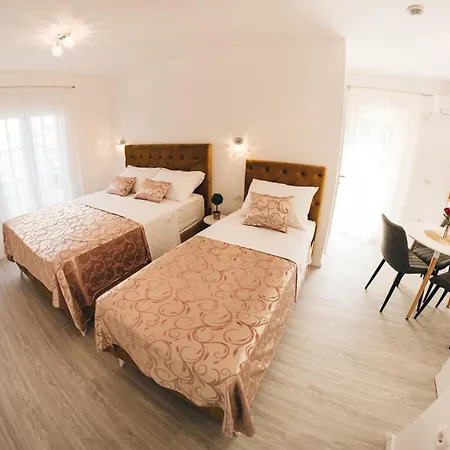 Elegant Studio Apartments Lasta Mostar Kültér fotó